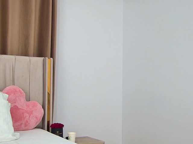 EmilyNovaa online show from August 10, 12:34 am