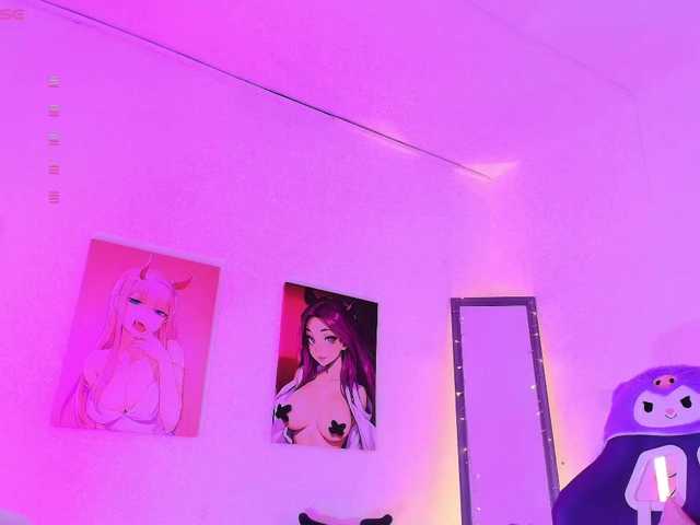 Emilylopez online show from August 14, 3:32 am