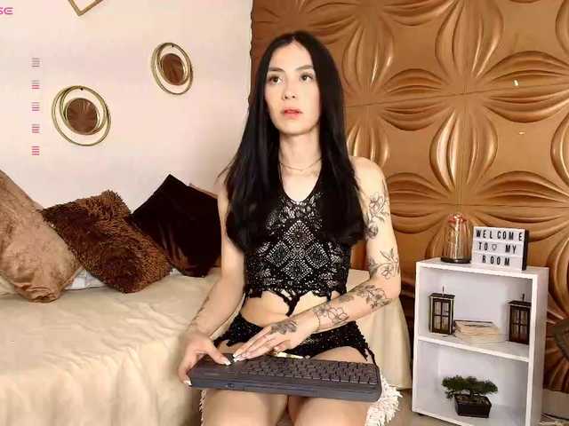 Emilylopez online show from August 14, 2:21 pm
