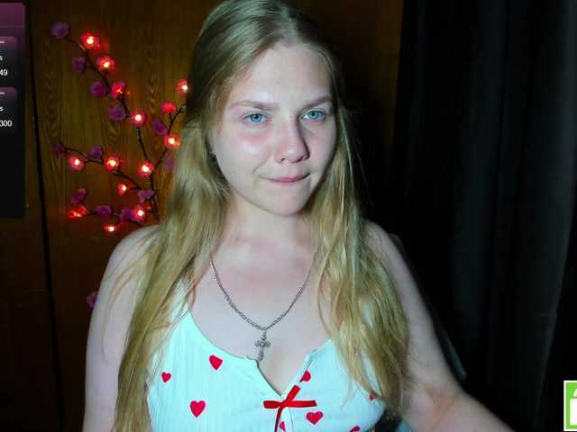 Emma-Frizea online show from August 2, 8:38 pm