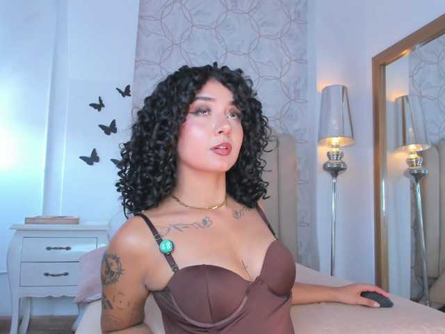 Emma-Torres1 online show from August 12, 4:09 pm