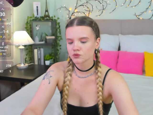 Emma-peach online show from August 13, 7:44 am