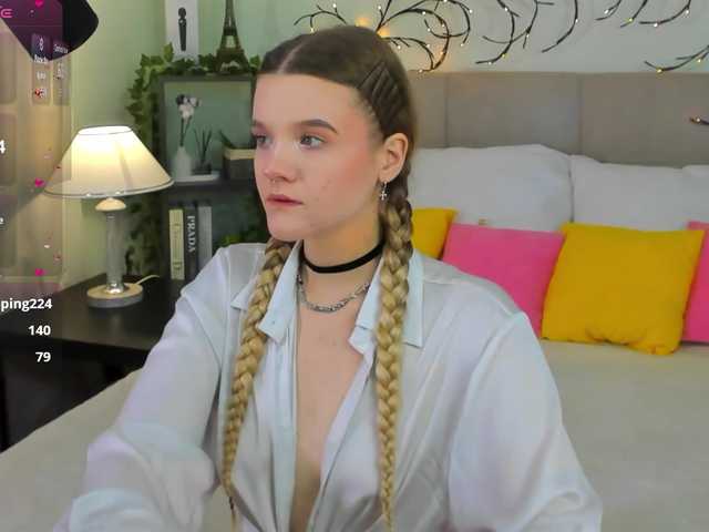 Emma-peach online show from August 18, 7:58 am