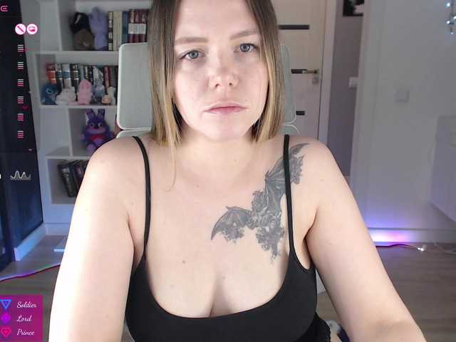 EmmaBryan online show from July 18, 9:38 pm