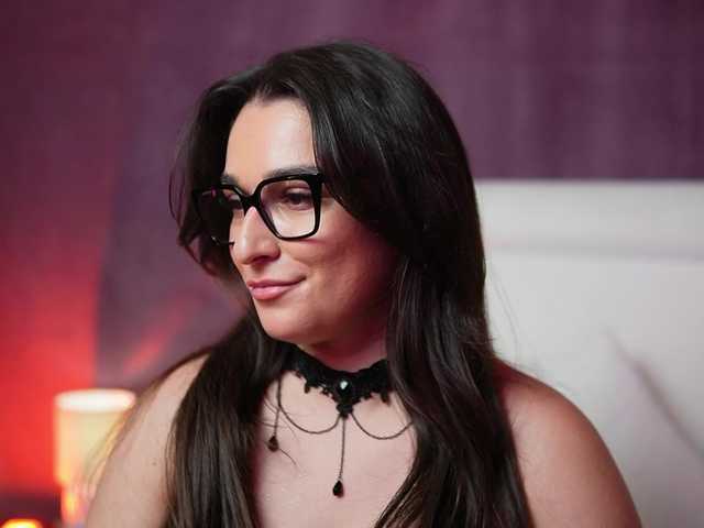 EmmaDallas online show from August 7, 1:05 am