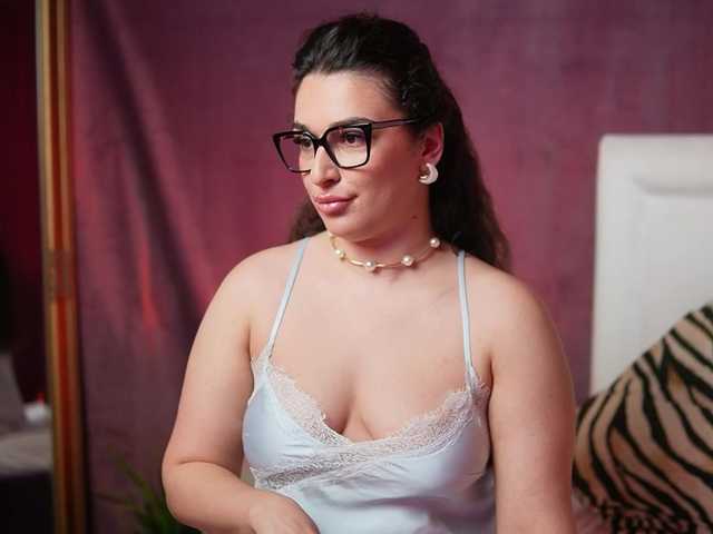 EmmaDallas online show from August 10, 5:47 pm