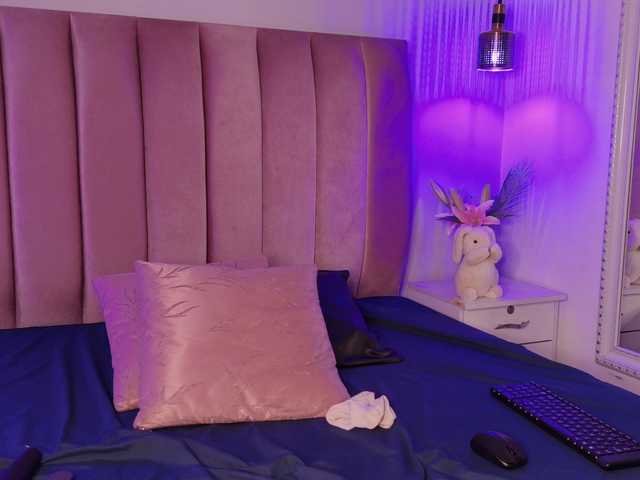 EmmaRichards online show from August 15, 1:20 am
