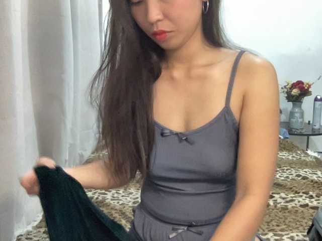 EmmaSean online show from August 7, 11:49 pm