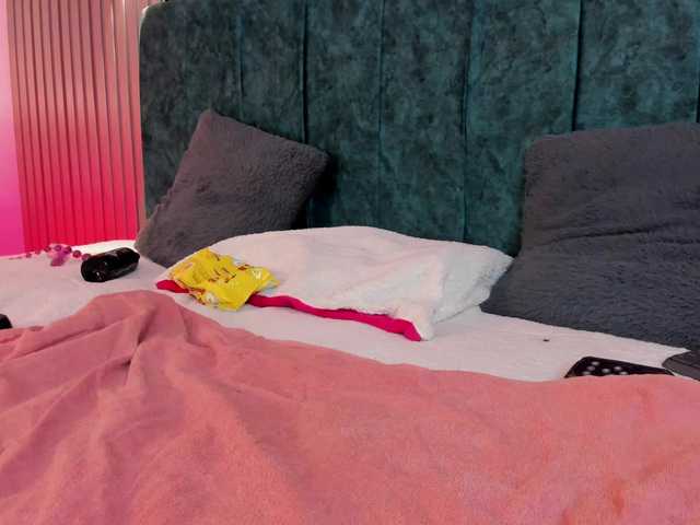 EmmaSteele online show from May 11, 3:25 pm