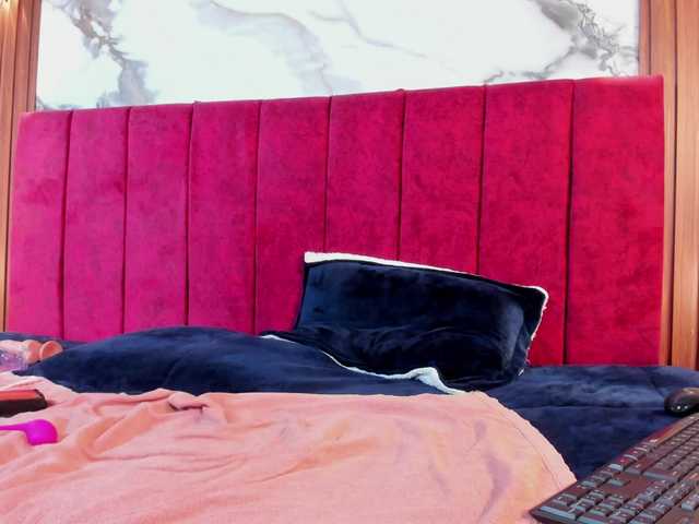 EmmaSteele online show from May 27, 5:04 pm