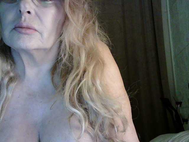EmyTits online show from April 11, 9:04 pm