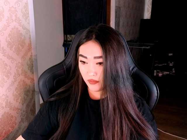 EricaWayne online show from July 9, 11:15 am