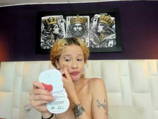 Erika-Thompson online show from July 29, 8:38 pm