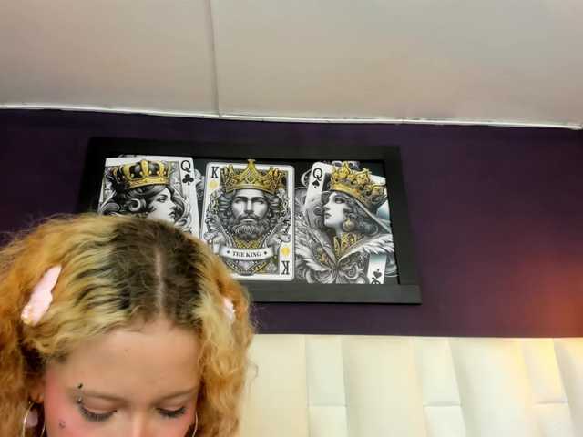 Erika-Thompson online show from August 9, 7:04 pm