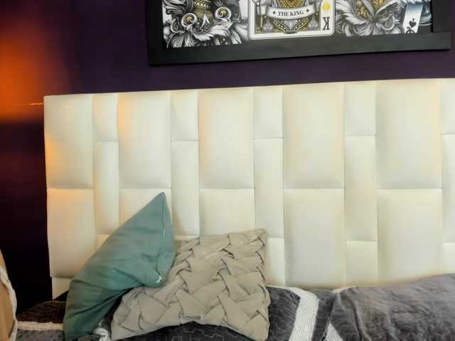 Erika-Thompson online show from August 10, 12:34 am