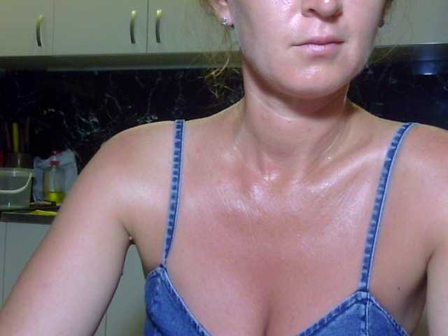 ErnaBernice online show from August 6, 8:19 pm