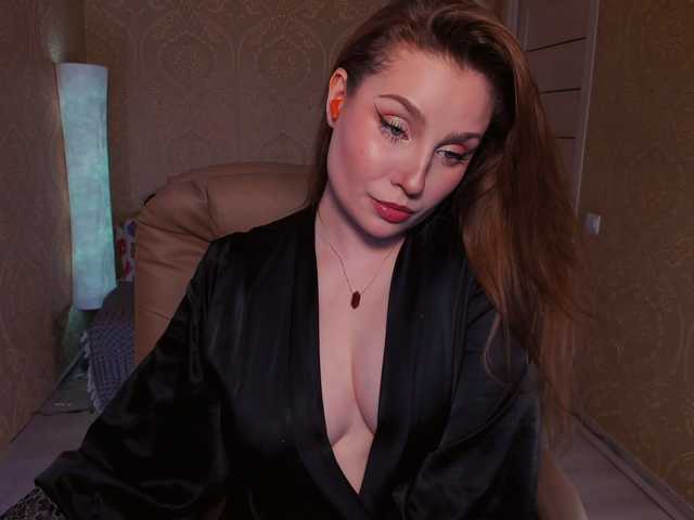 Esmeerrr online show from July 19, 11:18 pm