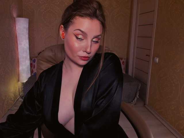 Esmeerrr online show from July 28, 1:44 am