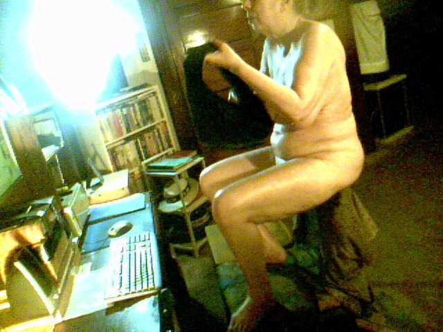 EstinaHottie online show from July 8, 4:38 am