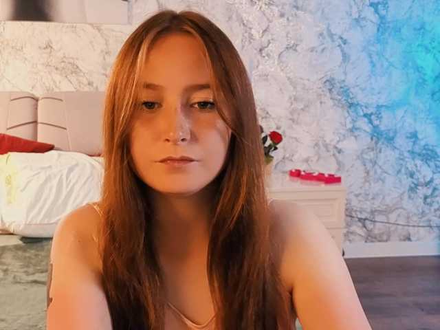 EvaHoward online show from August 4, 1:08 pm