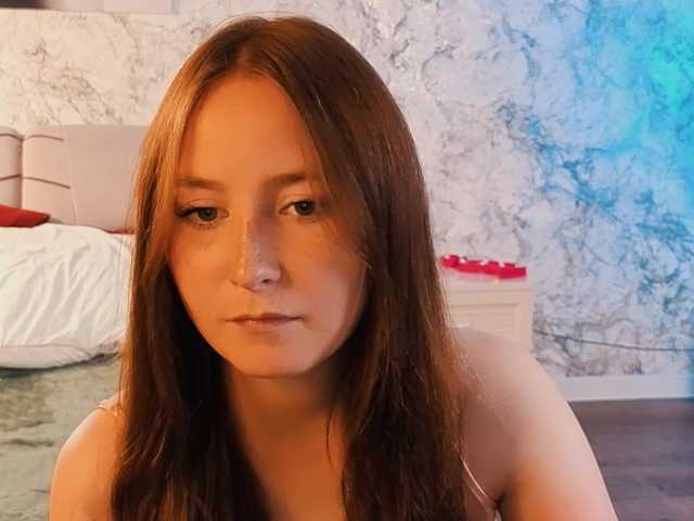 EvaHoward online show from August 4, 2:14 pm