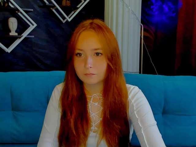 EvaHoward online show from August 5, 8:12 am