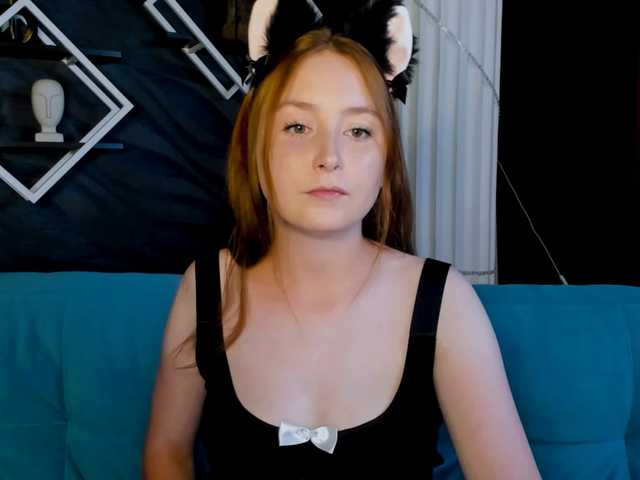 EvaHoward online show from August 12, 7:54 am