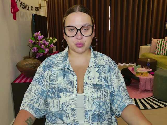 EvaPuffy online show from August 11, 5:09 am