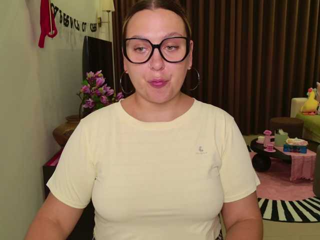 EvaPuffy online show from August 15, 6:23 pm