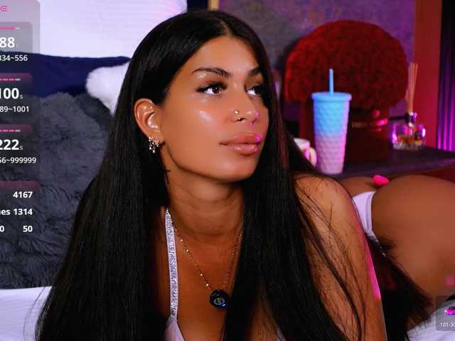 EvaRayne online show from August 6, 9:19 am