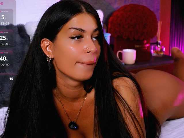 EvaRayne online show from August 7, 5:18 am
