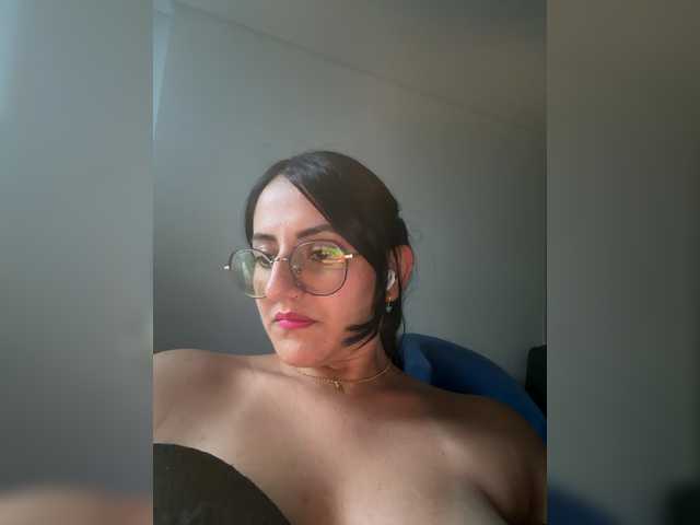 EvanShell1 online show from August 11, 11:07 pm