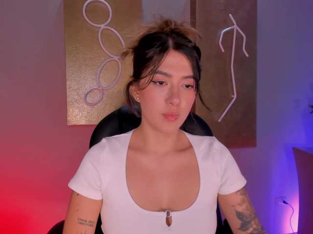 EveBenson online show from August 7, 12:32 am
