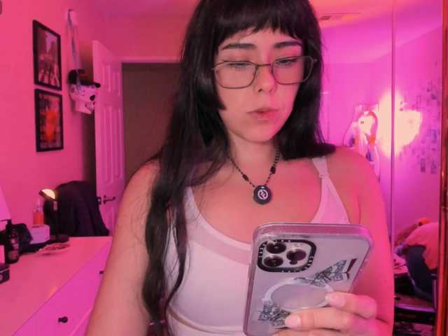 EveeLuna online show from August 7, 2:33 am