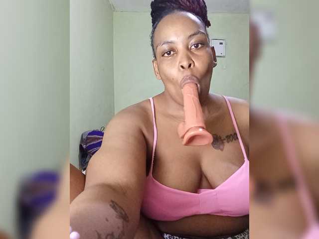 Fellafaith123 online show from August 9, 7:31 am