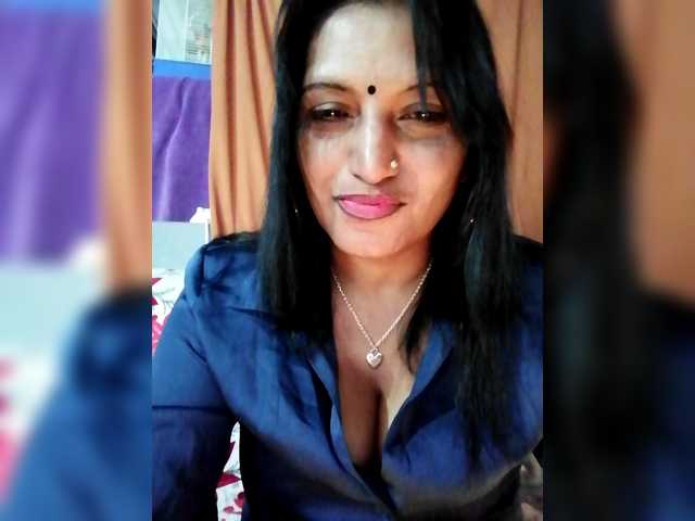 FiestyQueen online show from July 17, 9:42 am