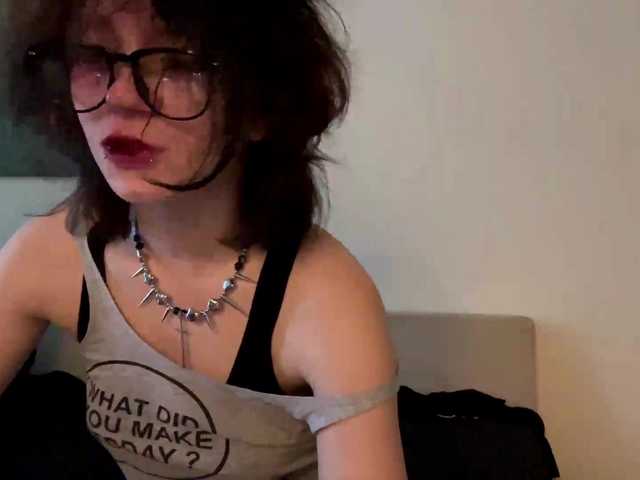 MilaRoshen online show from August 6, 1:21 pm