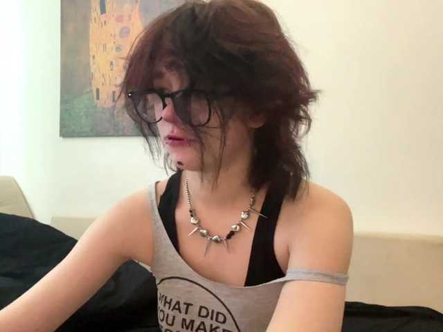 MilaRoshen online show from August 8, 1:11 pm