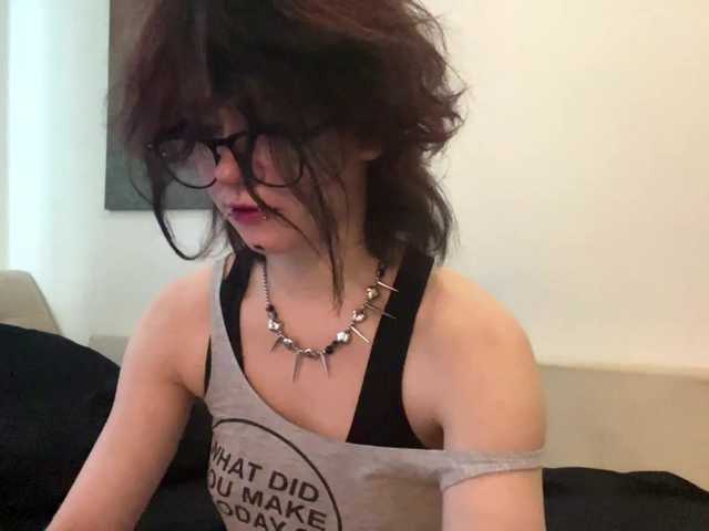 MilaRoshen online show from August 8, 3:23 pm