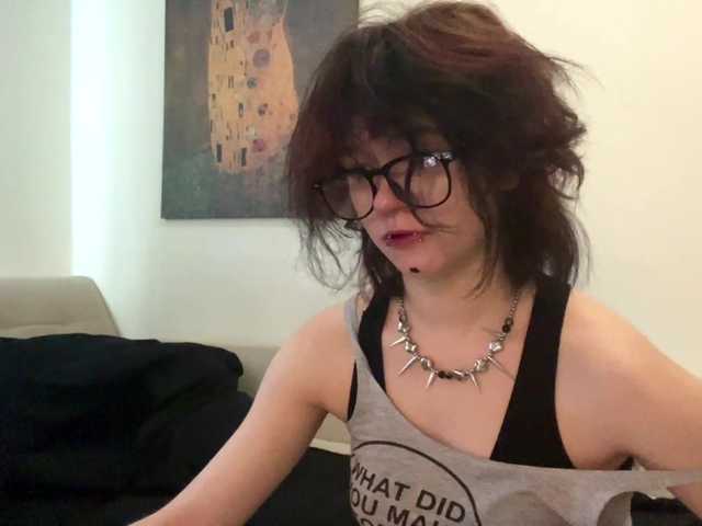 MilaRoshen online show from August 8, 4:29 pm