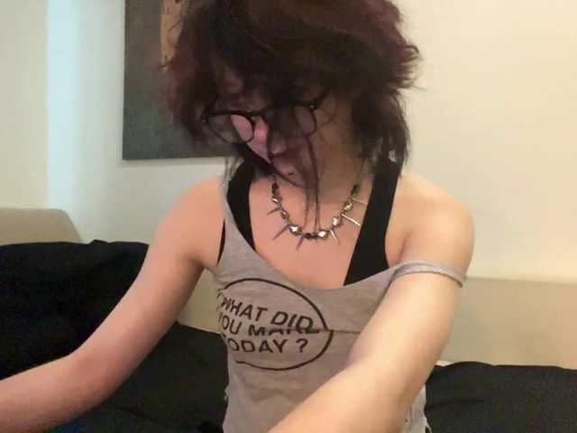 MilaRoshen online show from August 8, 5:35 pm
