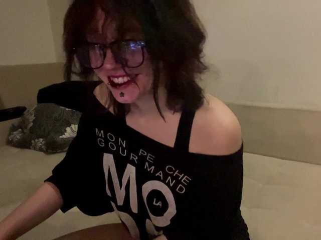 MilaRoshen online show from August 14, 7:06 pm