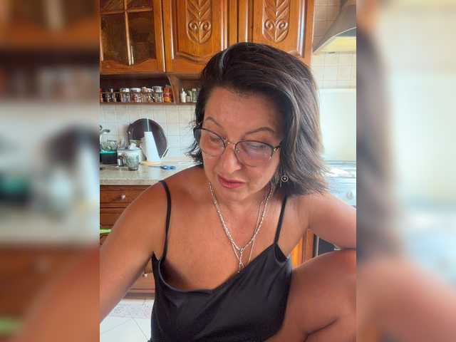 Fiona7 online show from August 8, 6:35 am