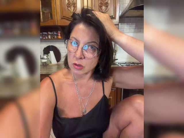 Fiona7 online show from August 9, 8:43 pm