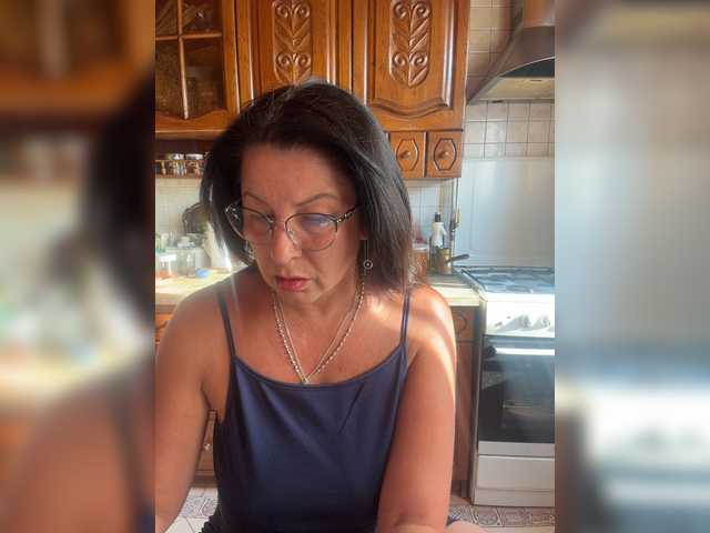 Fiona7 online show from August 11, 4:58 am