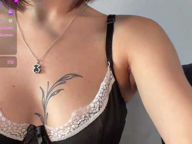 FireMichelle online show from June 16, 3:32 pm