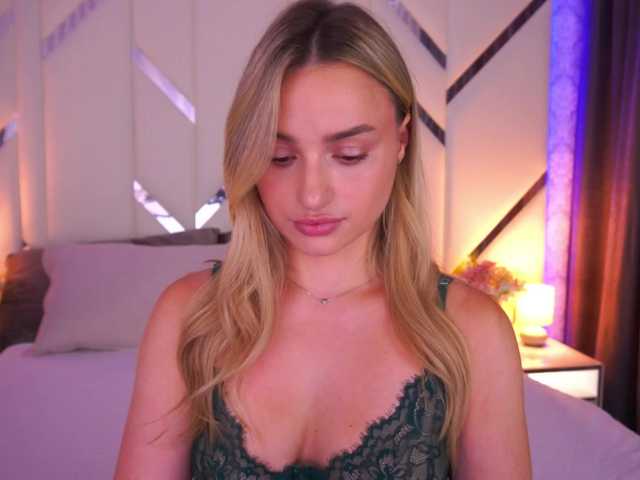 FloraGreys online show from July 23, 9:22 am
