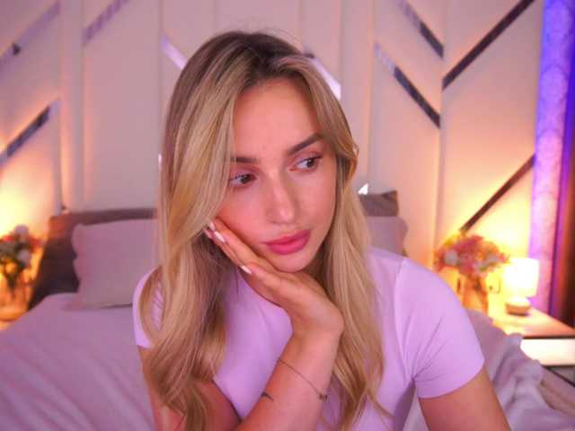 FloraGreys online show from July 23, 3:36 pm