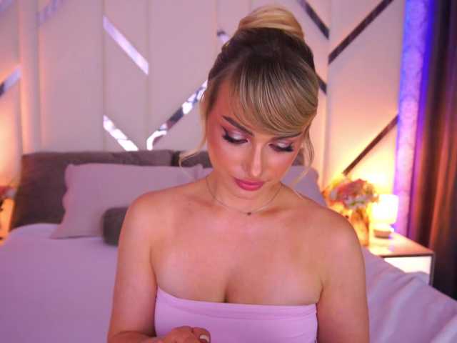 FloraGreys online show from July 25, 3:16 pm