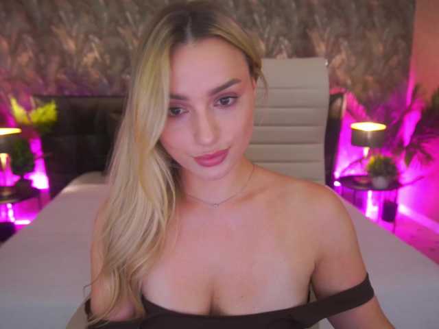 FloraGreys online show from July 26, 3:28 pm